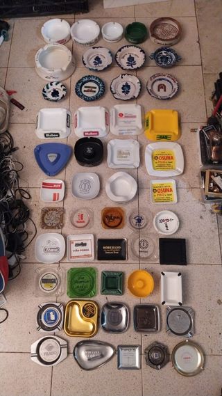 Lote colección de 50 ceniceros...