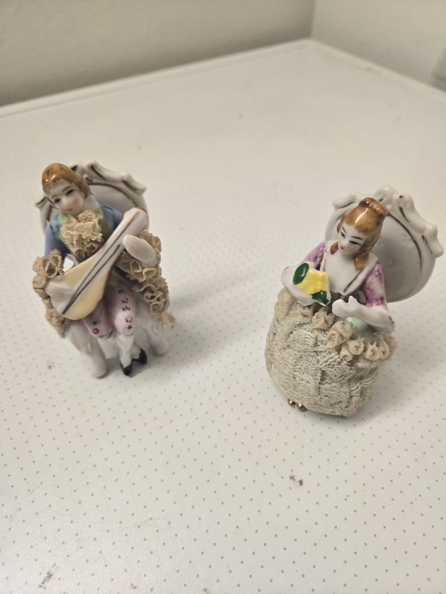 Pareja de porcelanas