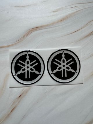 2 EMBLEMAS MOTO YAMAHA LOGO R1 R3 R6 WRF YZF MT07