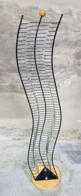 Expositor de CD con base de madera