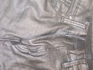 Pantalón encerado negro