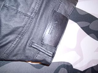 Pantalón encerado negro