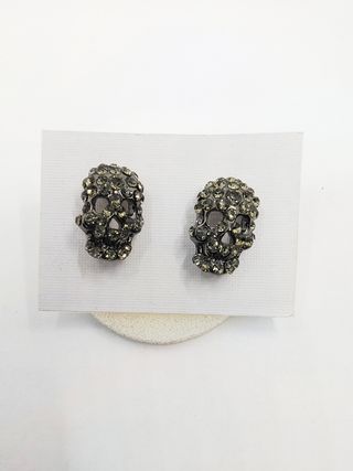 Orecchini a forma di teschio