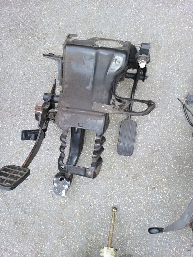 Pedalier,columna dirección y servo ibiza