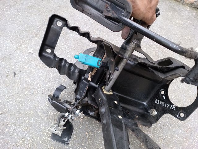 Pedalier,columna dirección y servo ibiza