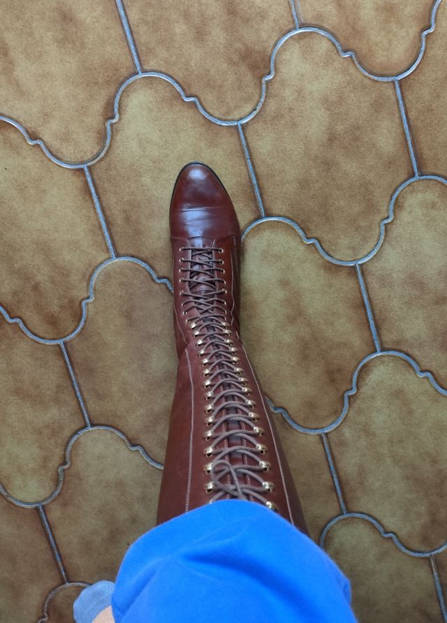 Stivali pelle donna stringati