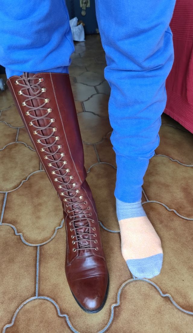 Stivali pelle donna stringati