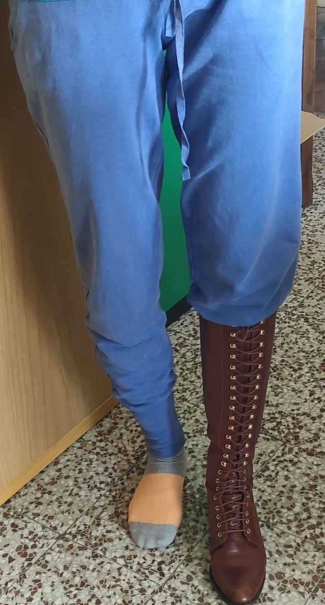 Stivali pelle donna stringati