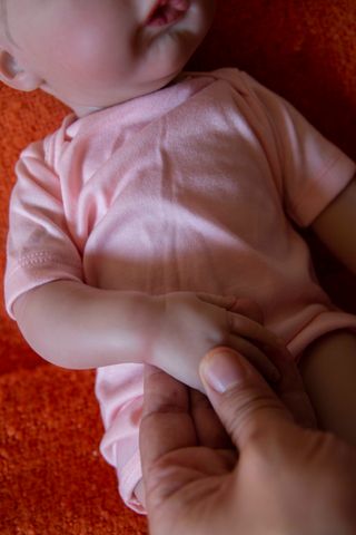 Bebé reborn niña 45 cm vinilo silicona.