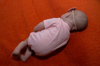 Bebé reborn niña 45 cm vinilo silicona.