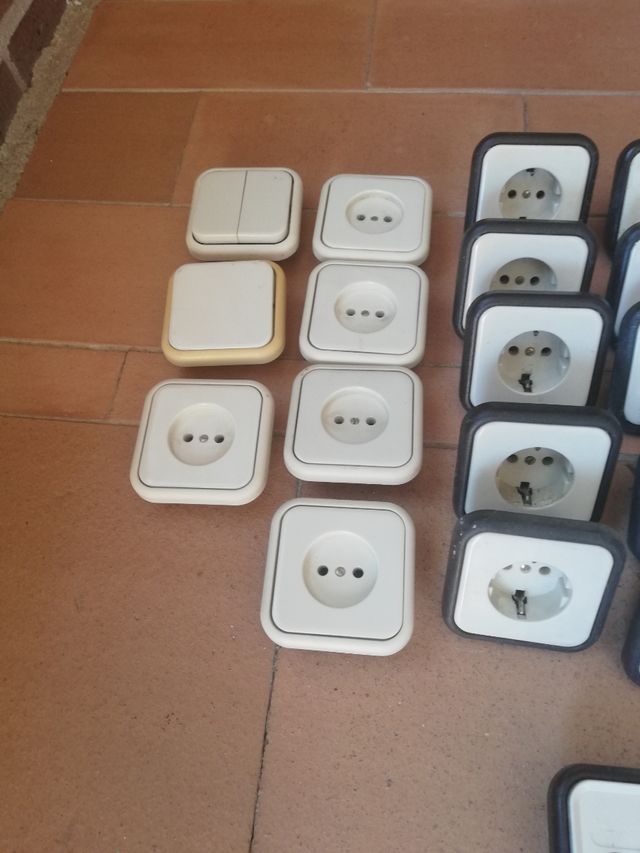 Lote 28 mecanismos SIMON