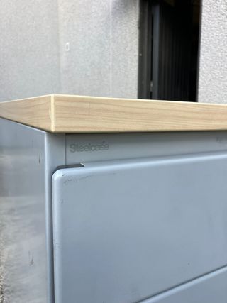 Mesa Steelcase ala izquierda y cajonera con llave