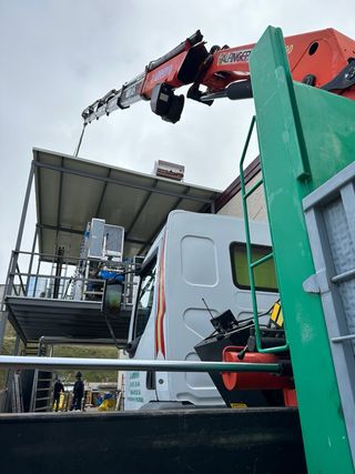 CAMION GRUA Y TRANSPORTES