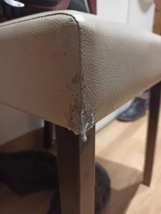 4 sillas de comedor de skay.