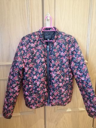 Cazadora tipo bomber de Mango
