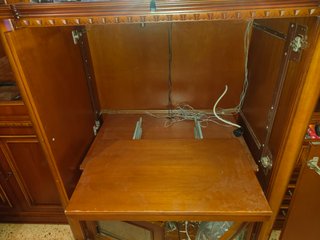 Guías para puerta oculta tv