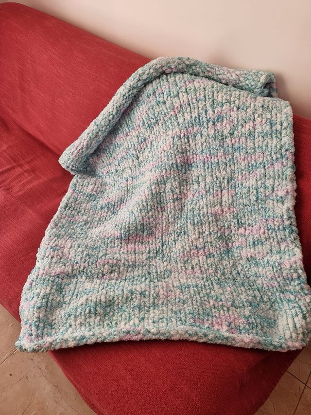 Manta pequeña hecha a mano