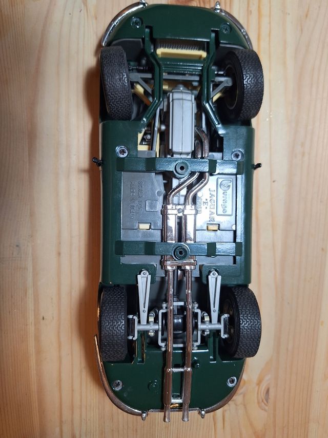 Jaguar e-type descapotable Burago 1/18