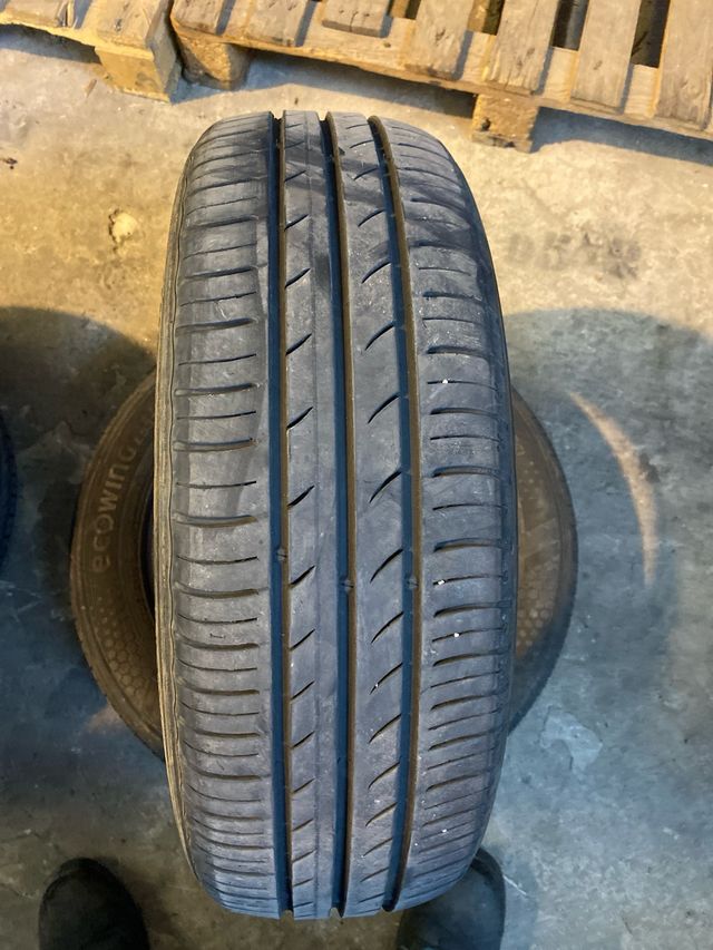 4 ruedas kumho ecowing es31 185/60 R15 84H