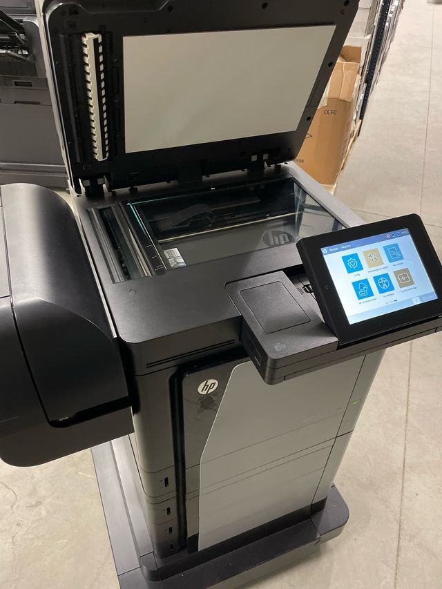 Impresora Laser HP MFP M680