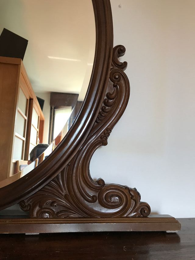 Specchiera classica in legno ovale con base