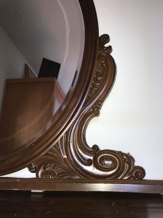 Specchiera classica in legno ovale con base