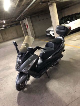Scooter Sym GTS 125