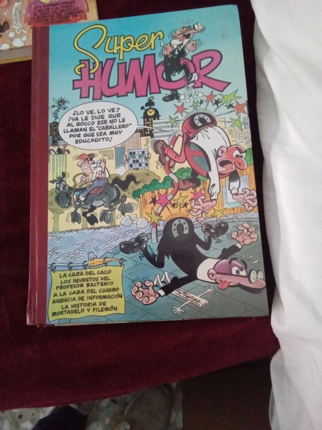 La prensa cardiovascular | Timazo al canto | 20.000 lenguas de viaje siblino | Robots bestiajos | Otras historias (Súper Humor Mortadelo 25) (Bruguera Clásica) (Spanish Edition)