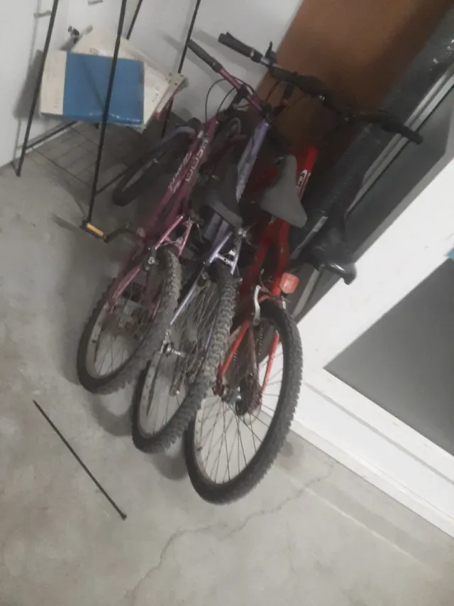 Bicicletas son 3 bicis las 3  30eu