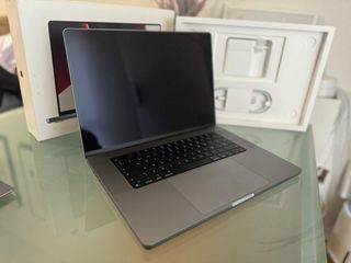MacBook Pro 16 M1 Max 32GB RAM, 1TB NUEVO