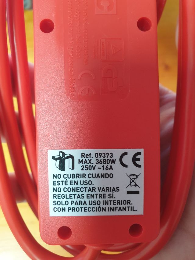 Regleta 3 enchufes 3680W 16A color rojo