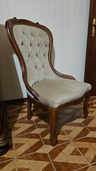 Poltrona legno e velluto in stile