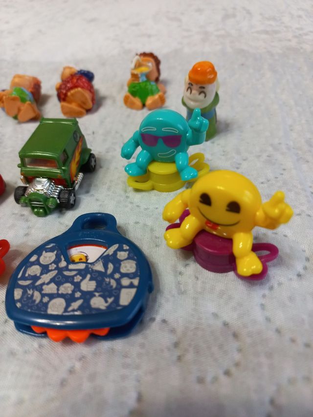 Muñecos kinder sorpresa