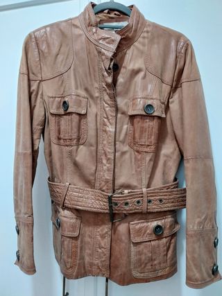 Cazadora de cuero color camel