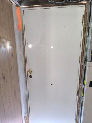 Puerta blindada madera 
