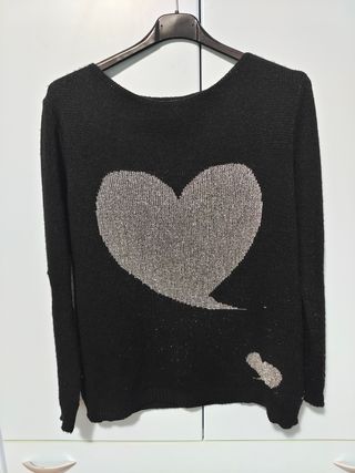 Maglioncino nero con cuore