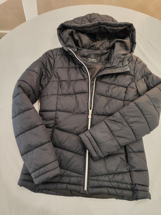 Cazadora negra corta Lefties