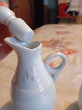 Contenitori per olio e aceto 
