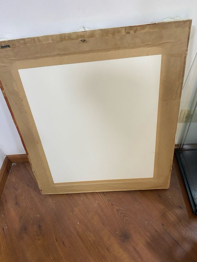 Espejo con marco de madera