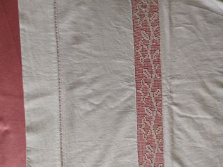 Lenzuolo vintage con ricamo a filet