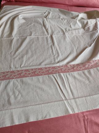 Lenzuolo vintage con ricamo a filet