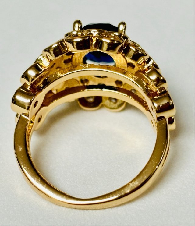 Anillo de zafiro sintetico y oro goldfilled 18 KT