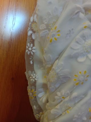 Top blanco con flores de Zara