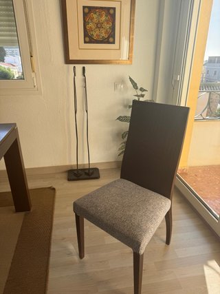 Mesa comedor extensible con seis sillas