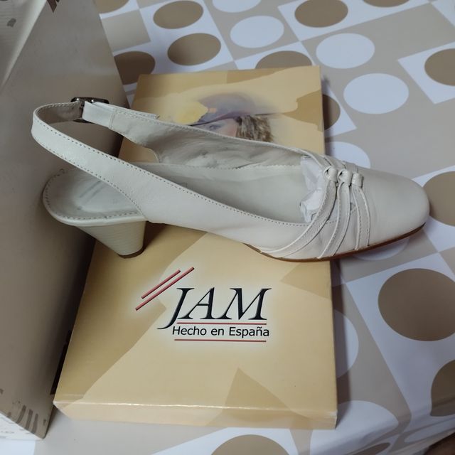 Scarpe con tacco alto da donna.