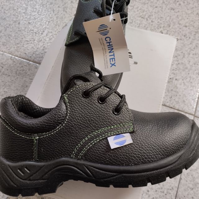 Scarpe di sicurezza da donna.