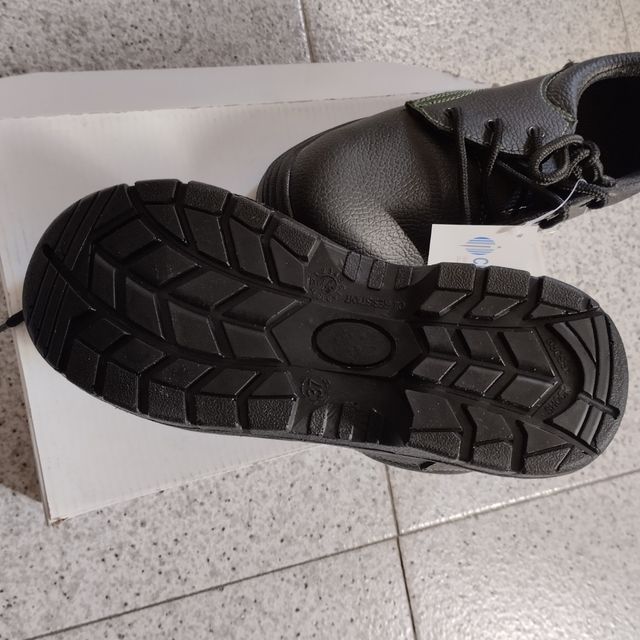 Scarpe di sicurezza da donna.