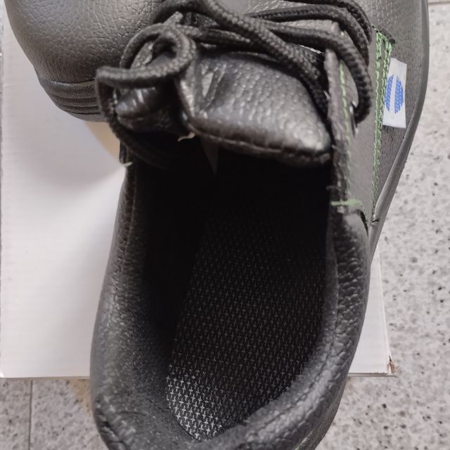 Scarpe di sicurezza da donna.