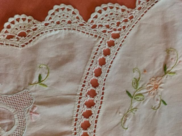 Copriletto matrimoniale ricamato
