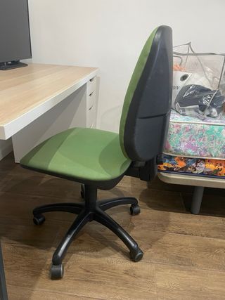 Silla de depacho con ruedas